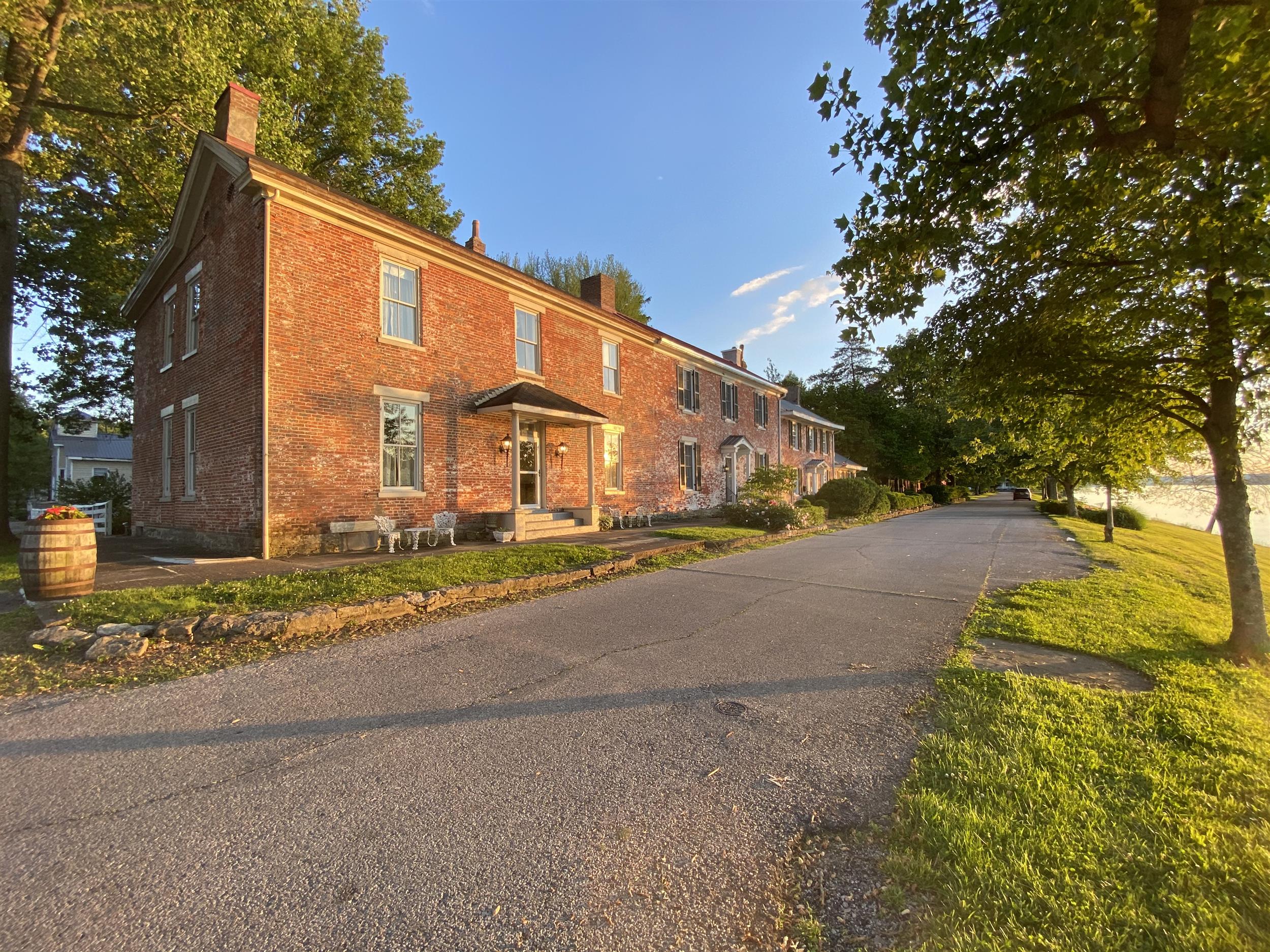 The Parkview Country Inn in Augusta, Kentucky - Home